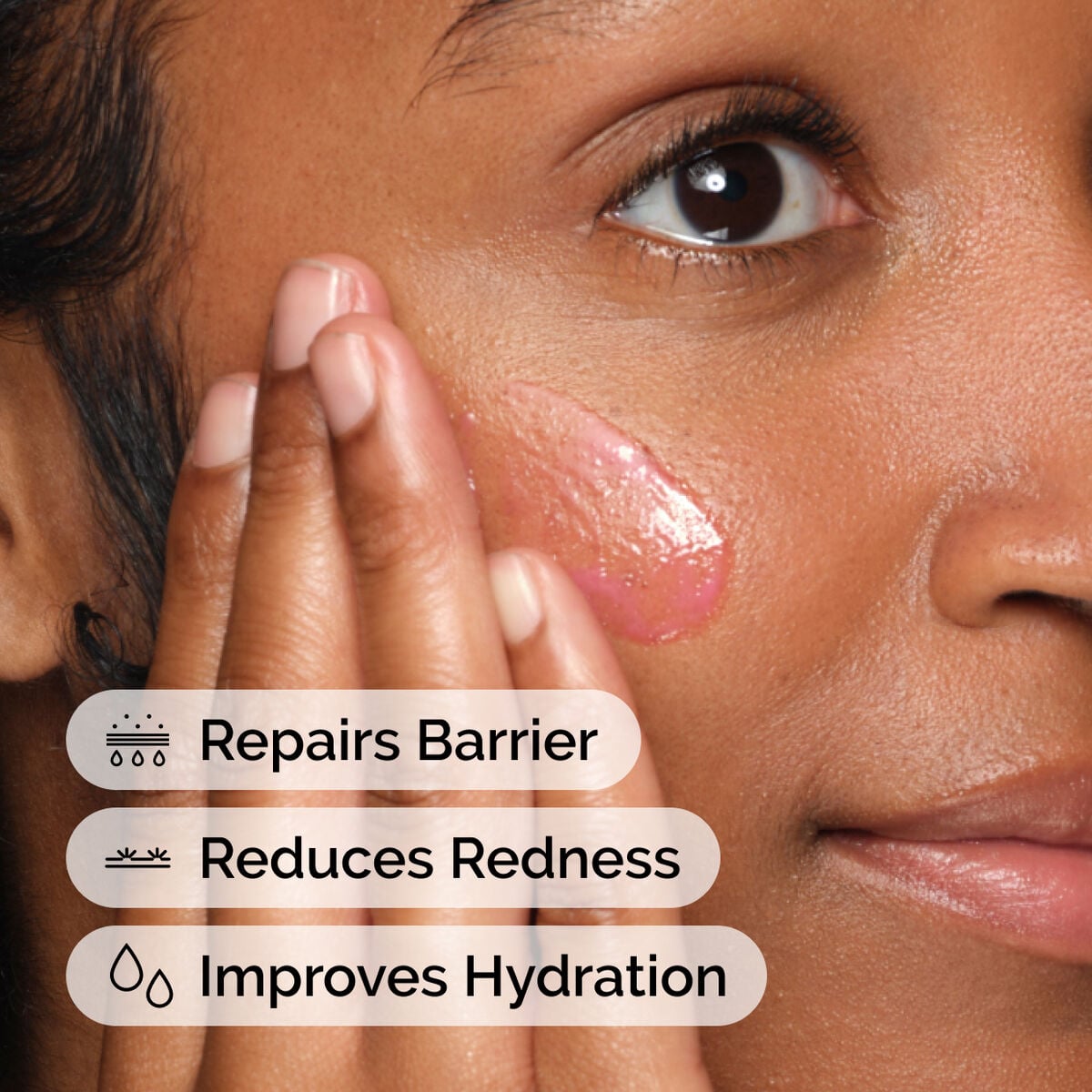 soothing-and-barrier-support-serum-set-m4 ord-soothing-barrier-support-serum-model-application-with-benefits.jpg